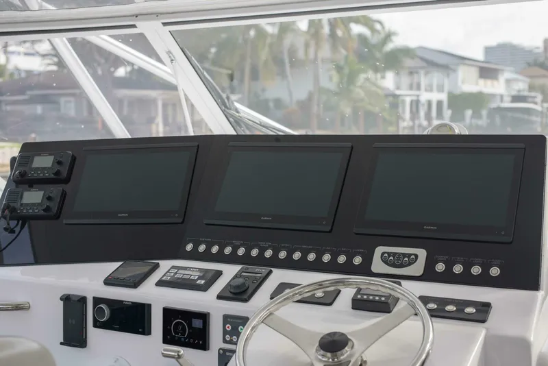 Slide: The Image of Cabo 41 Justice - Exterior Helm 2020 Cabo 41 Express Justice - 5837106