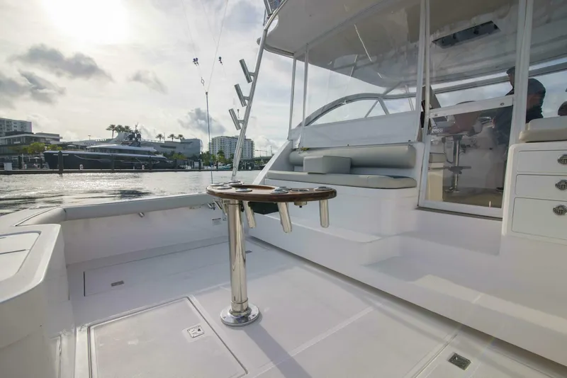 Slide: The Image of Cabo 41 Justice - Exterior Cockpit 2020 Cabo 41 Express Justice - 5837089