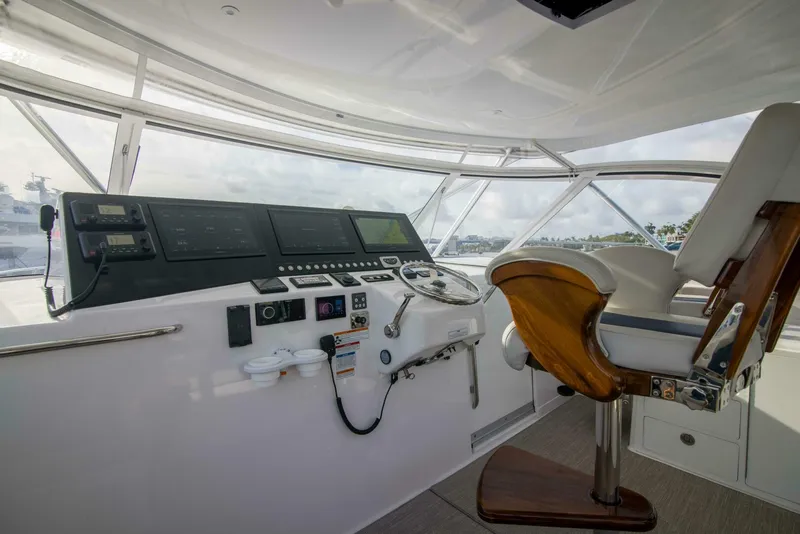 Slide: The Image of Cabo 41 Justice - Exterior Helm 2020 Cabo 41 Express Justice - 5837097