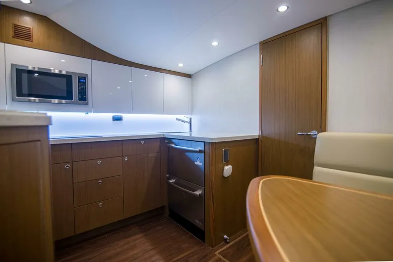 Slide: The Image of Cabo 41 Justice - Interior Cabin 2020 Cabo 41 Express Justice - 5837122