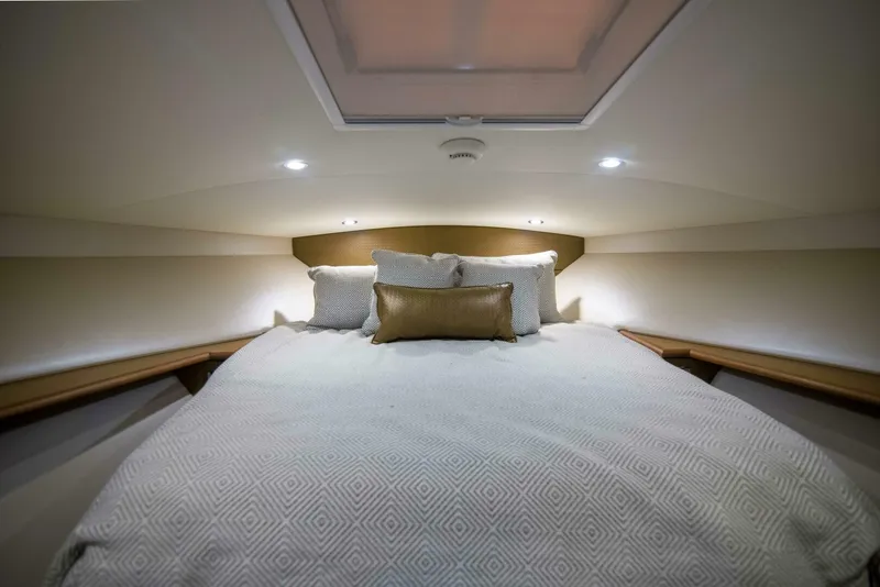 Slide: The Image of Cabo 41 Justice - Interior Cabin 2020 Cabo 41 Express Justice - 5837123