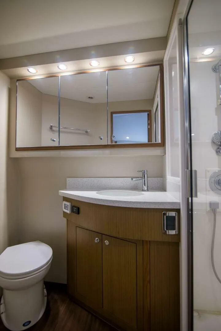 Slide: The Image of Cabo 41 Justice - Interior Head 2020 Cabo 41 Express Justice - 5837127