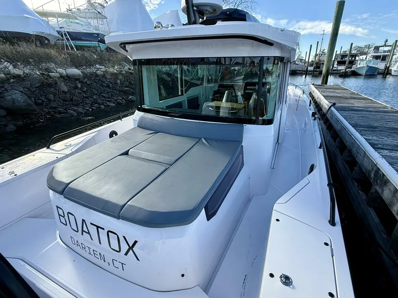 Slide: The Image of Axopar 37 Cross Cabin 2023 - 5837274