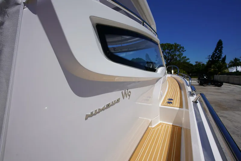 Slide: The Image of Nimbus Weekender 9 #288 Starboard Walk Around  - 5837340