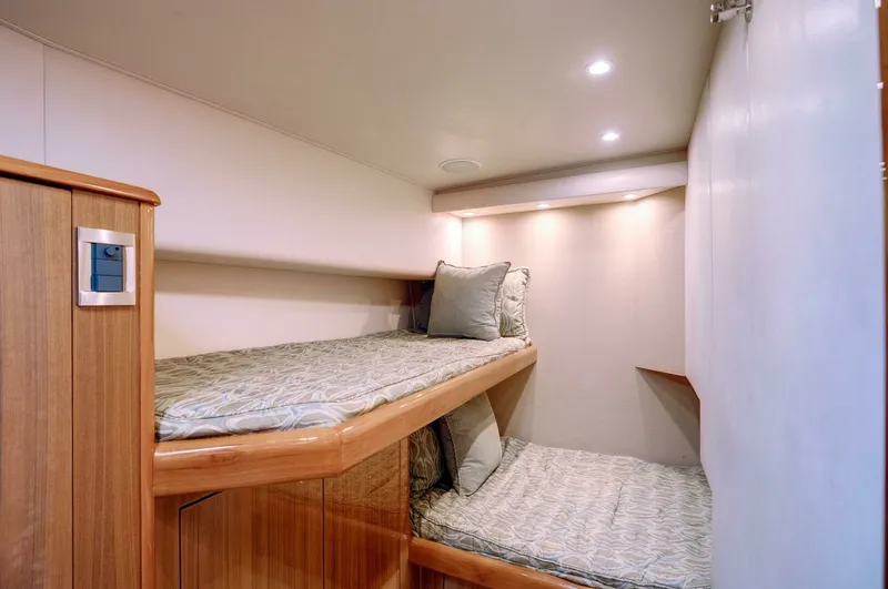 Slide: The Image of Viking 56 - GIANNA MARIE - Guest Stateroom 2007 Viking 56 Convertible GIANNE MARIE - 7652271