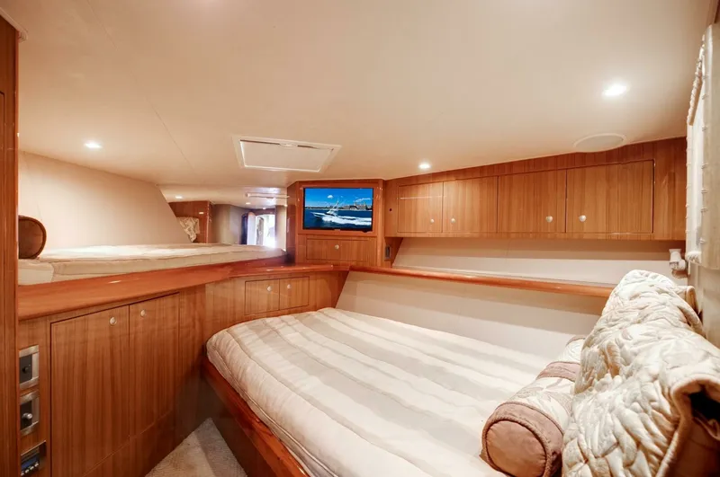 Slide: The Image of Viking 56 - GIANNA MARIE - Forward Stateroom 2007 Viking 56 Convertible GIANNE MARIE - 7652270