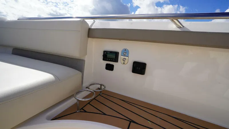 Slide: The Image of Tiara 48 LS 2024 - 5837594