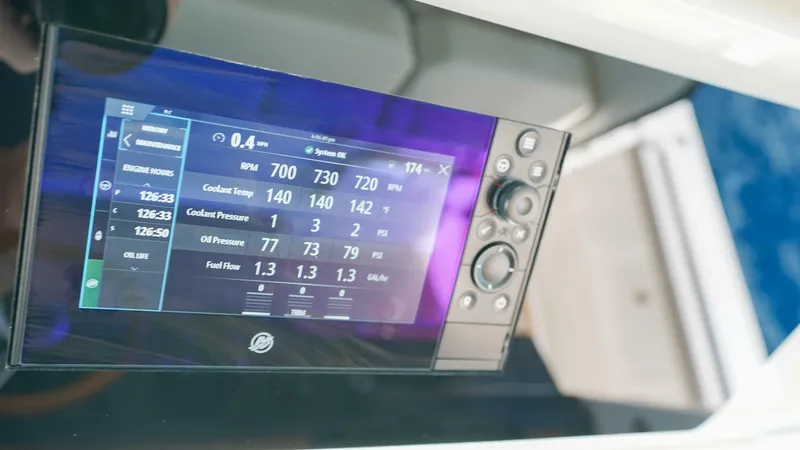 Slide: The Image of Tiara 48 LS 2024 - 5837598