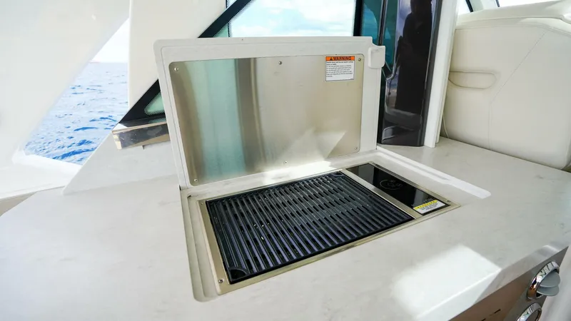 Slide: The Image of Tiara 48 LS 2024 - 5837603