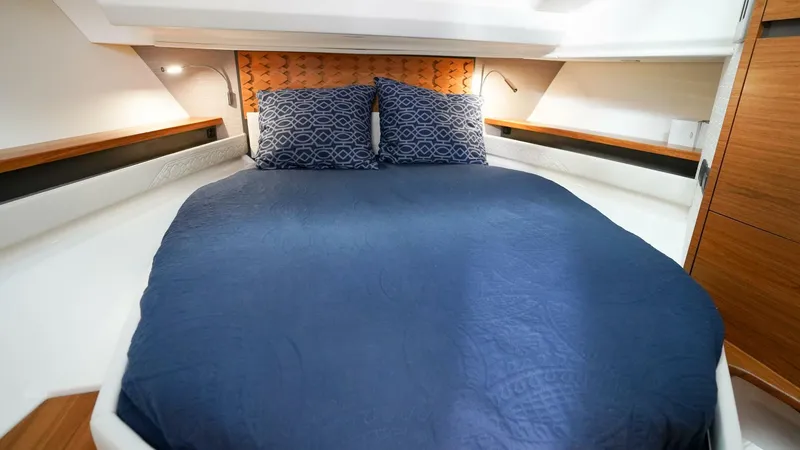 Slide: The Image of Tiara 48 LS 2024 - 5837605