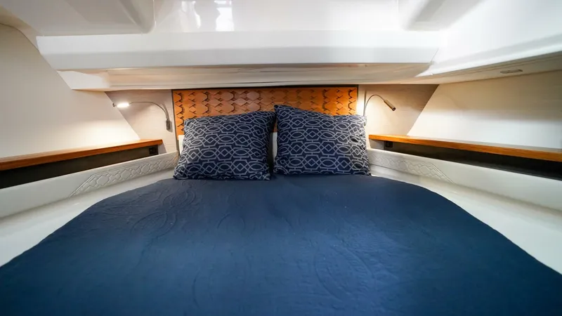 Slide: The Image of Tiara 48 LS 2024 - 5837647