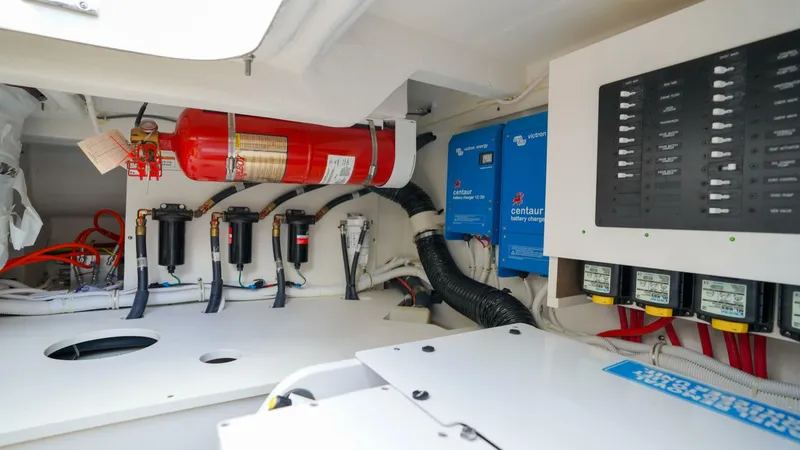 Slide: The Image of Tiara 48 LS 2024 - 5837658