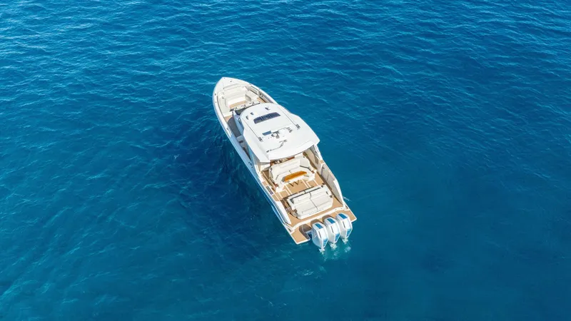 Slide: The Image of Tiara 48 LS 2024 - 5837570