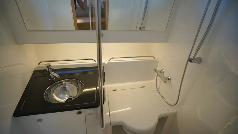 Slide: The Image of 2024 Nimbus Tender 11 #258 Head - 5837668