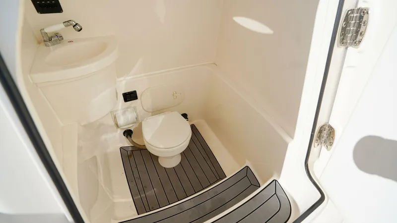 Slide: The Image of Cobia 262 Center Console 2021 - 5837966