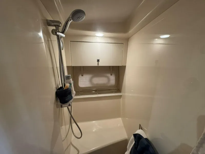 Slide: The Image of 2016 Sea Ray 470 Sundancer 'Lopez Cove II' - VIP Shower - 5842438