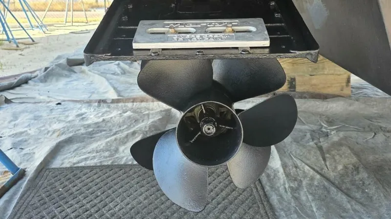 Slide: The Image of 2016 Sea Ray 470 Sundancer 'Lopez Cove II' - Prop Paint - 5842427