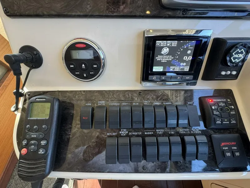 Slide: The Image of 2016 Sea Ray 470 Sundancer 'Lopez Cove II' - Helm Electronics - 5842441