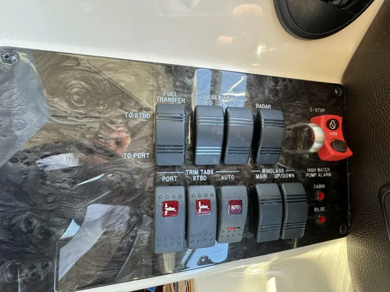 Slide: The Image of 2016 Sea Ray 470 Sundancer 'Lopez Cove II' - Helm Switches - 5842442