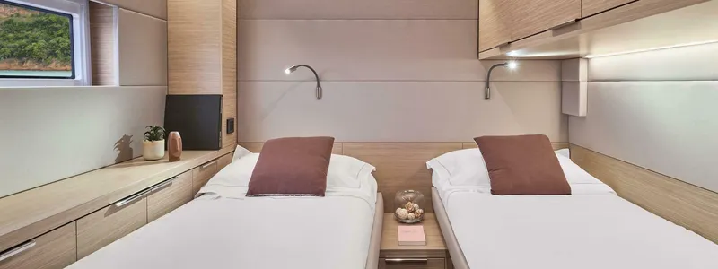 Slide: The Image of Lagoon 55 2025 - 5838415