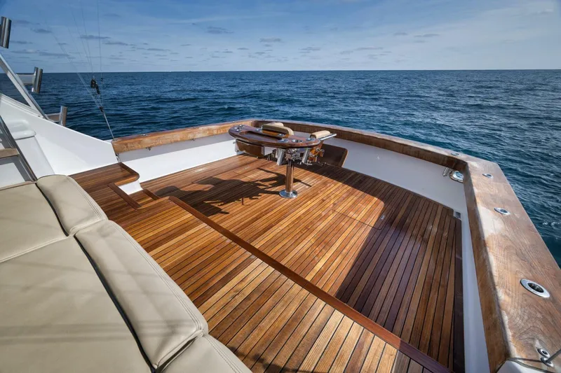 Slide: The Image of Weaver 60 - Pistol - Exterior Cockpit 2002 Weaver 60 Convertible - Pistol - 5839291