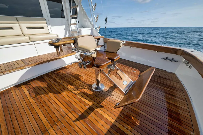 Slide: The Image of Weaver 60 - Pistol - Exterior Cockpit 2002 Weaver 60 Convertible - Pistol - 5839293