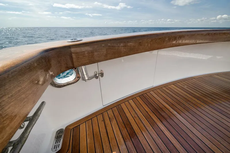 Slide: The Image of Weaver 60 - Pistol - Exterior Cockpit 2002 Weaver 60 Convertible - Pistol - 5839296