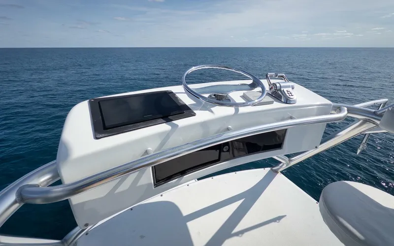 Slide: The Image of Weaver 60 - Pistol - Exterior Tower 2002 Weaver 60 Convertible - Pistol - 5839310