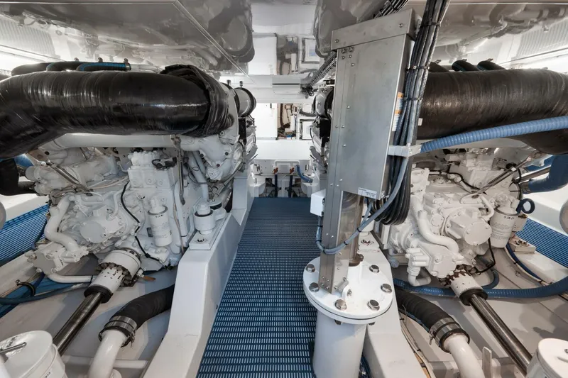 Slide: The Image of Weaver 60 - Pistol - Engine Room 2002 Weaver 60 Convertible - Pistol - 5839311