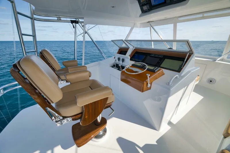 Slide: The Image of Weaver 60 - Pistol - Exterior Flybridge 2002 Weaver 60 Convertible - Pistol - 7648784