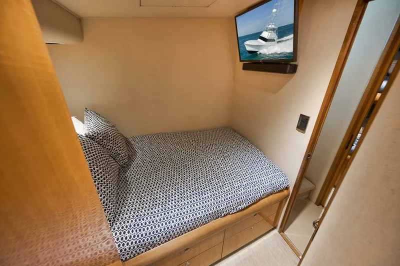 Slide: The Image of Weaver 60 - Pistol - Interior Stateroom 2002 Weaver 60 Convertible - Pistol - 7648771