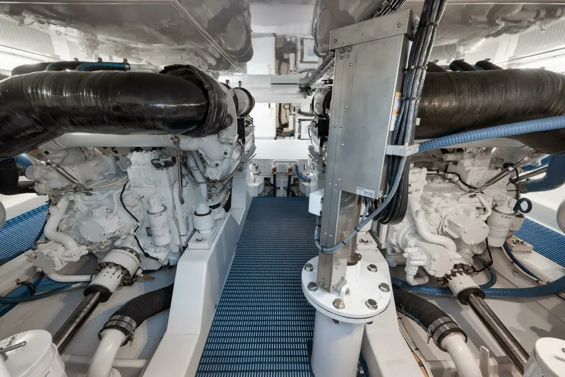 Slide: The Image of Weaver 60 - Pistol - Engine Room 2002 Weaver 60 Convertible - Pistol - 7648806