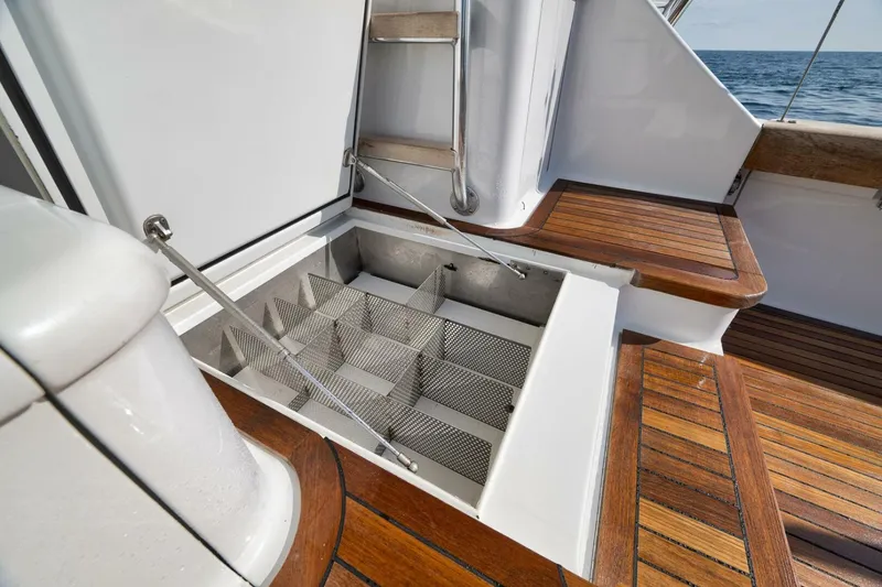 Slide: The Image of Weaver 60 - Pistol - Exterior Cockpit 2002 Weaver 60 Convertible - Pistol - 5839294