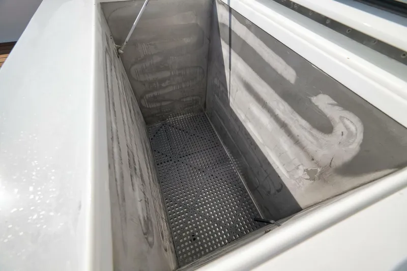 Slide: The Image of Weaver 60 - Pistol - Exterior Cockpit 2002 Weaver 60 Convertible - Pistol - 5839300