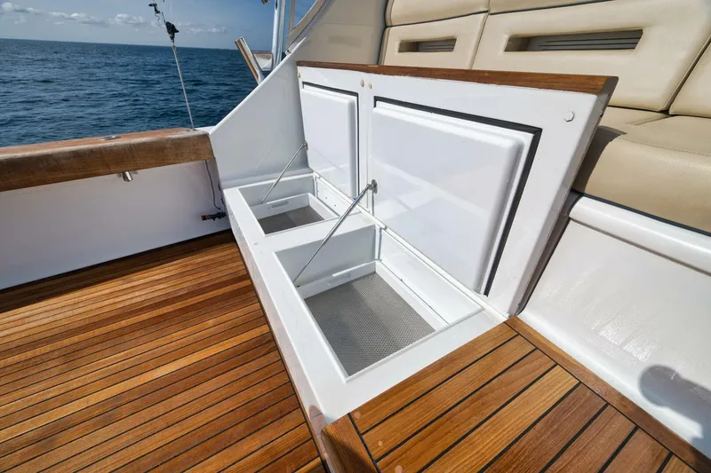 Slide: The Image of Weaver 60 - Pistol - Exterior Cockpit 2002 Weaver 60 Convertible - Pistol - 5839303