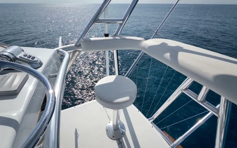 Slide: The Image of Weaver 60 - Pistol - Exterior Tower 2002 Weaver 60 Convertible - Pistol - 5839308