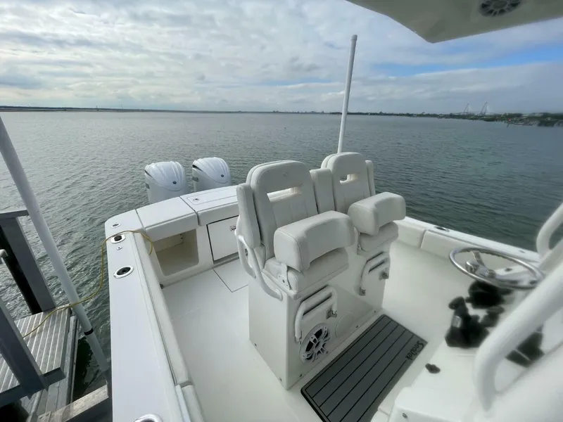 Slide: The Image of Regulator Marine 28FS 2023 - 5839356