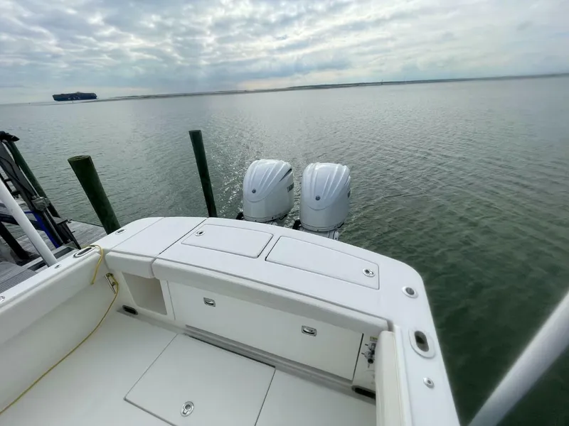 Slide: The Image of Regulator Marine 28FS 2023 - 5839358