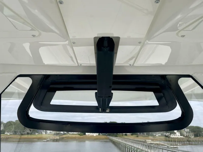 Slide: The Image of Regulator Marine 28FS 2023 - 5839371