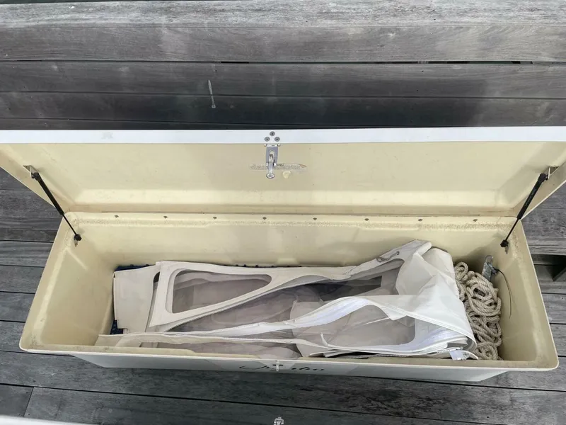 Slide: The Image of Regulator Marine 28FS 2023 - 5839373