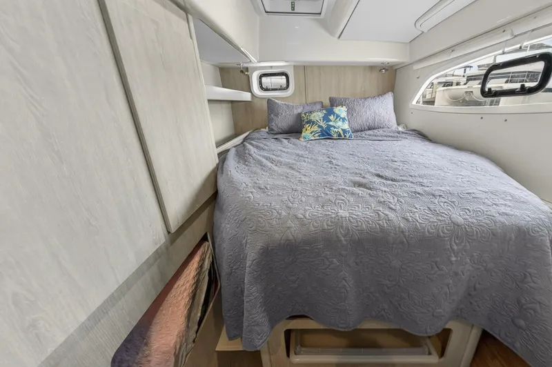 Slide: The Image of Leopard 44 Owners Version 2016 - 5840926