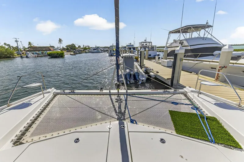 Slide: The Image of Leopard 44 Owners Version 2016 - 5840840