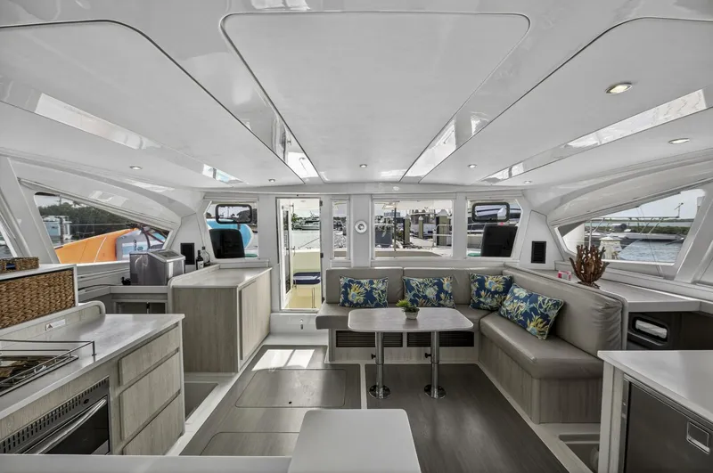 Slide: The Image of Leopard 44 Owners Version 2016 - 5840860