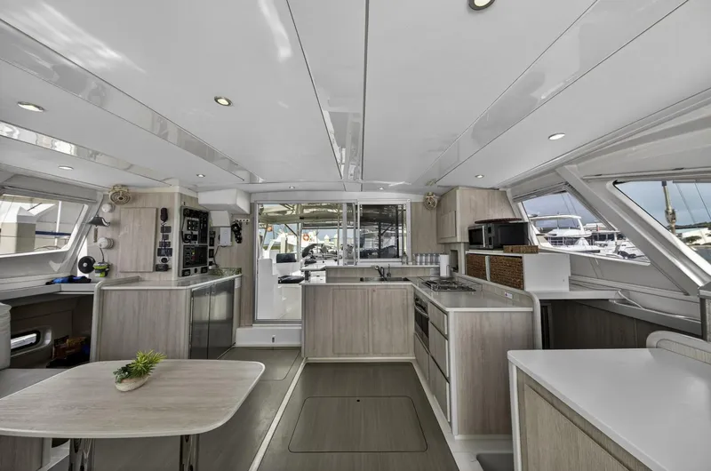 Slide: The Image of Leopard 44 Owners Version 2016 - 5840866