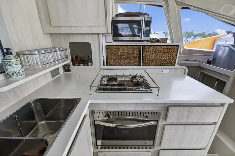 Slide: The Image of Leopard 44 Owners Version 2016 - 5840876