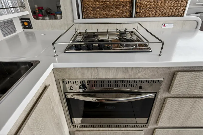 Slide: The Image of Leopard 44 Owners Version 2016 - 5840878