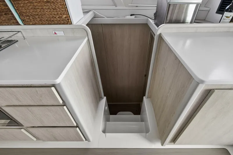 Slide: The Image of Leopard 44 Owners Version 2016 - 5840888