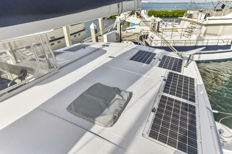 Slide: The Image of Leopard 44 Owners Version 2016 - 5840892