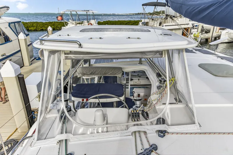 Slide: The Image of Leopard 44 Owners Version 2016 - 5840895