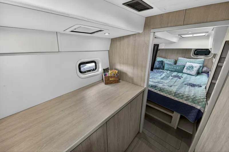 Slide: The Image of Leopard 44 Owners Version 2016 - 5840904